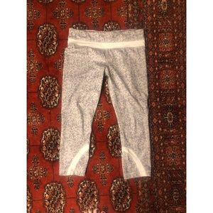 Gently used lululemon calf length tights